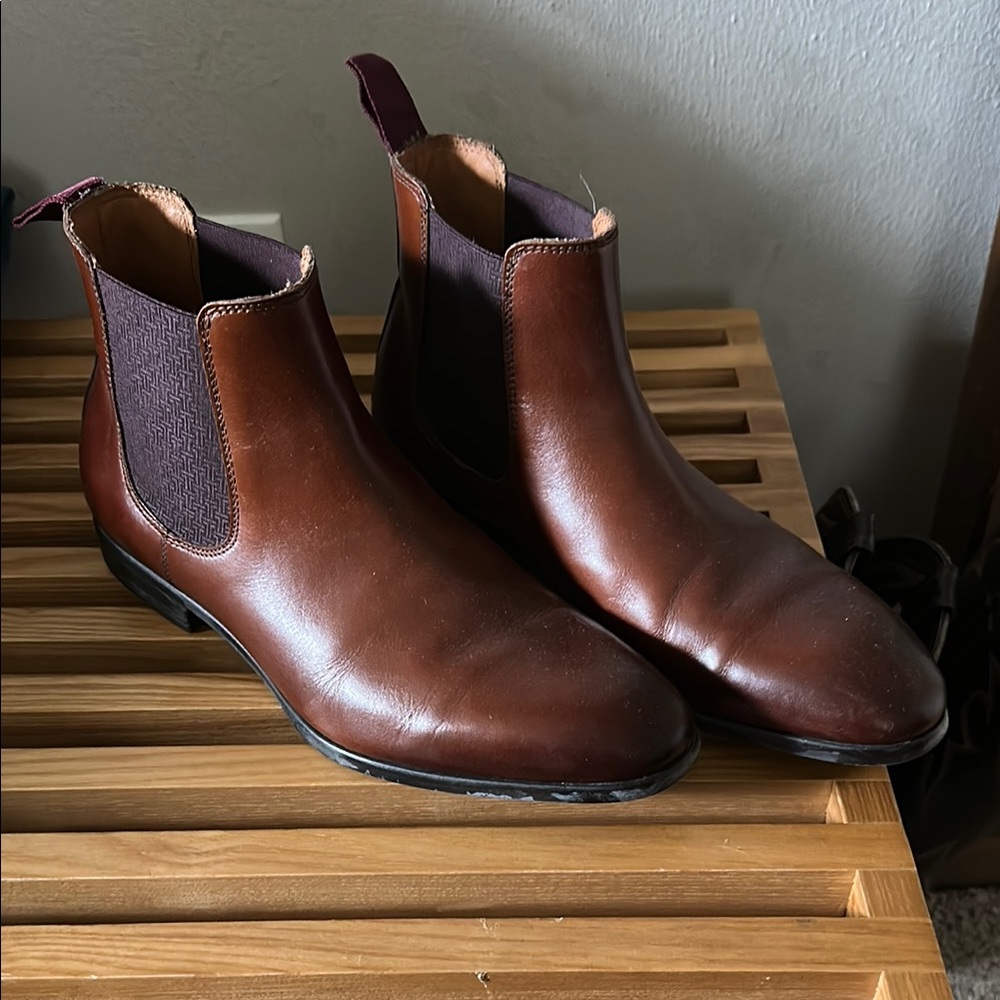 Ted Baker London Brown Chelsea Boots Sophisticated Design